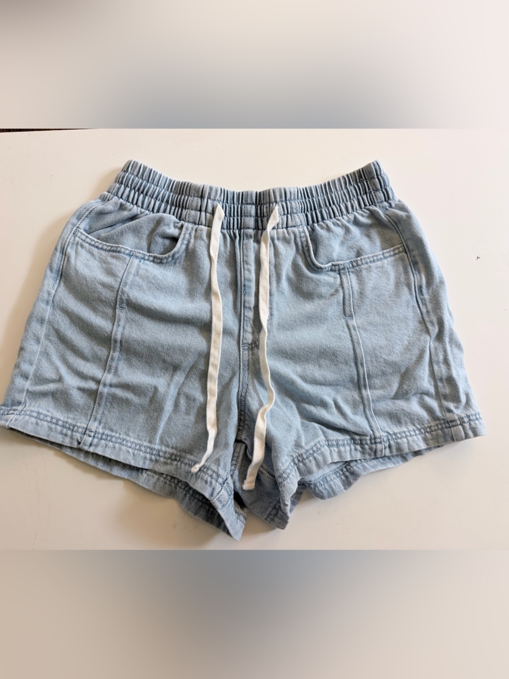 Universal Thread Denim Shorts Women’s Small Light Wash Drawstring Cargo Utility